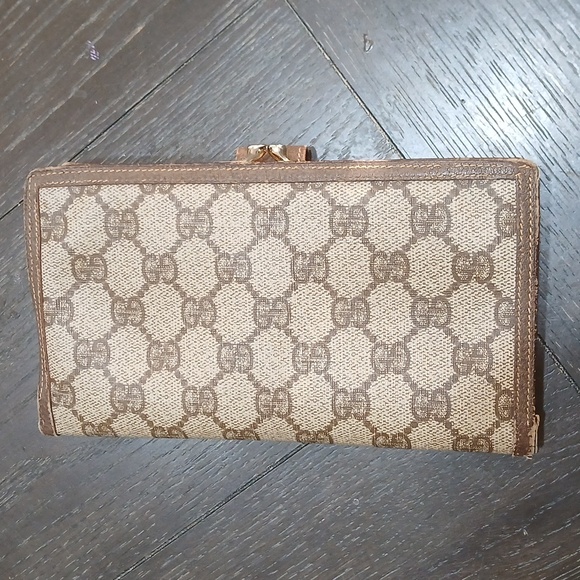 Gucci Vintage Wallet Flawed - Picture 6 of 16